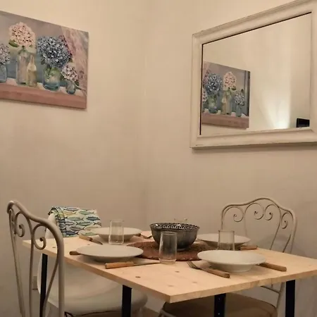 Delizioso Indipendente Fronte Mare Con Giardino *